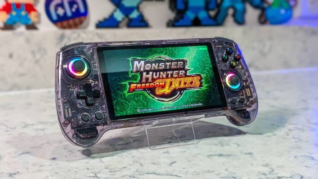 Anbernic RG557 First Impressions - Monster Hunter Freedom Unite