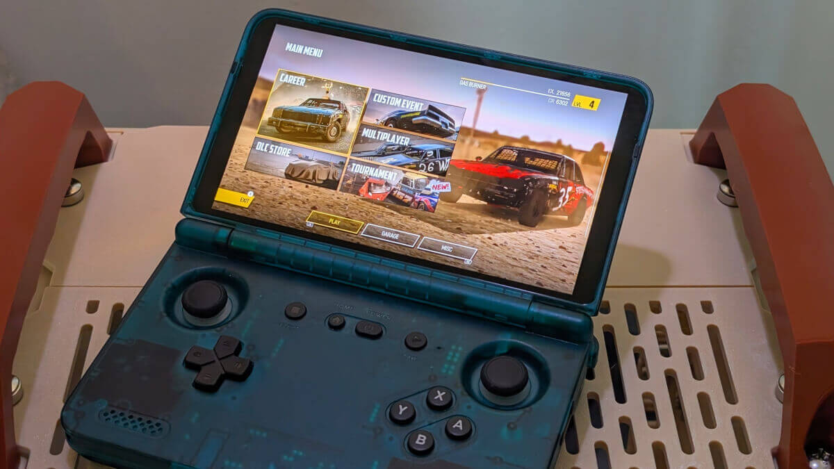 Wreckfest on Retroid Pocket Flip 2