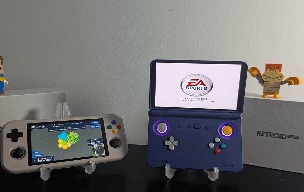 Retroid_Pocket_3_W_Flip2