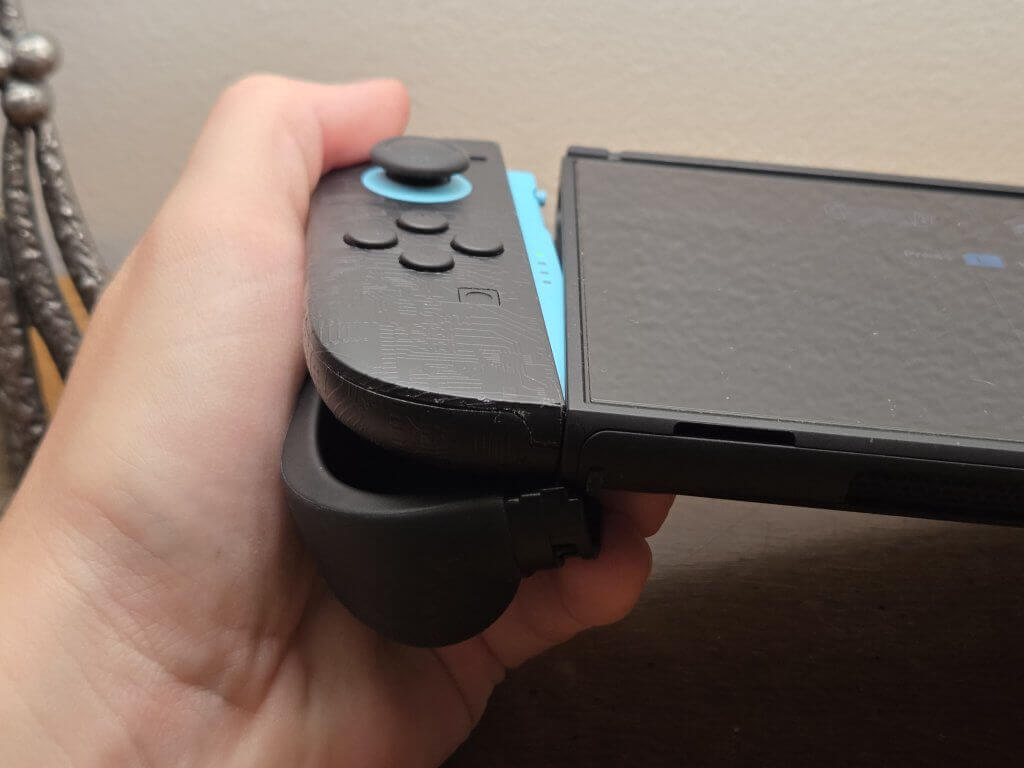 Gripping BHGift grip - left