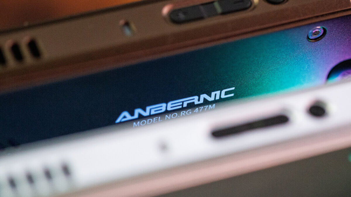 Anbernic RG477M First Impressions - Silver and Bronze Anbernic Logo - 2