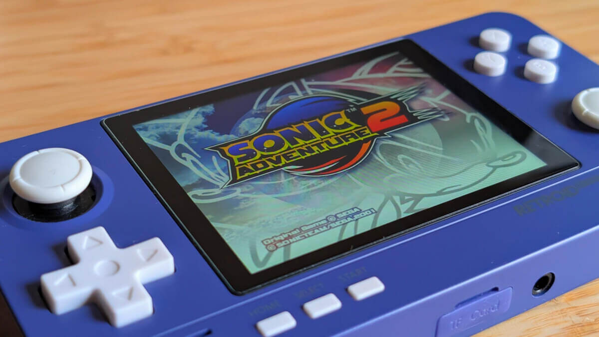 Retroid Pocket 2 Plus playing Sonic
