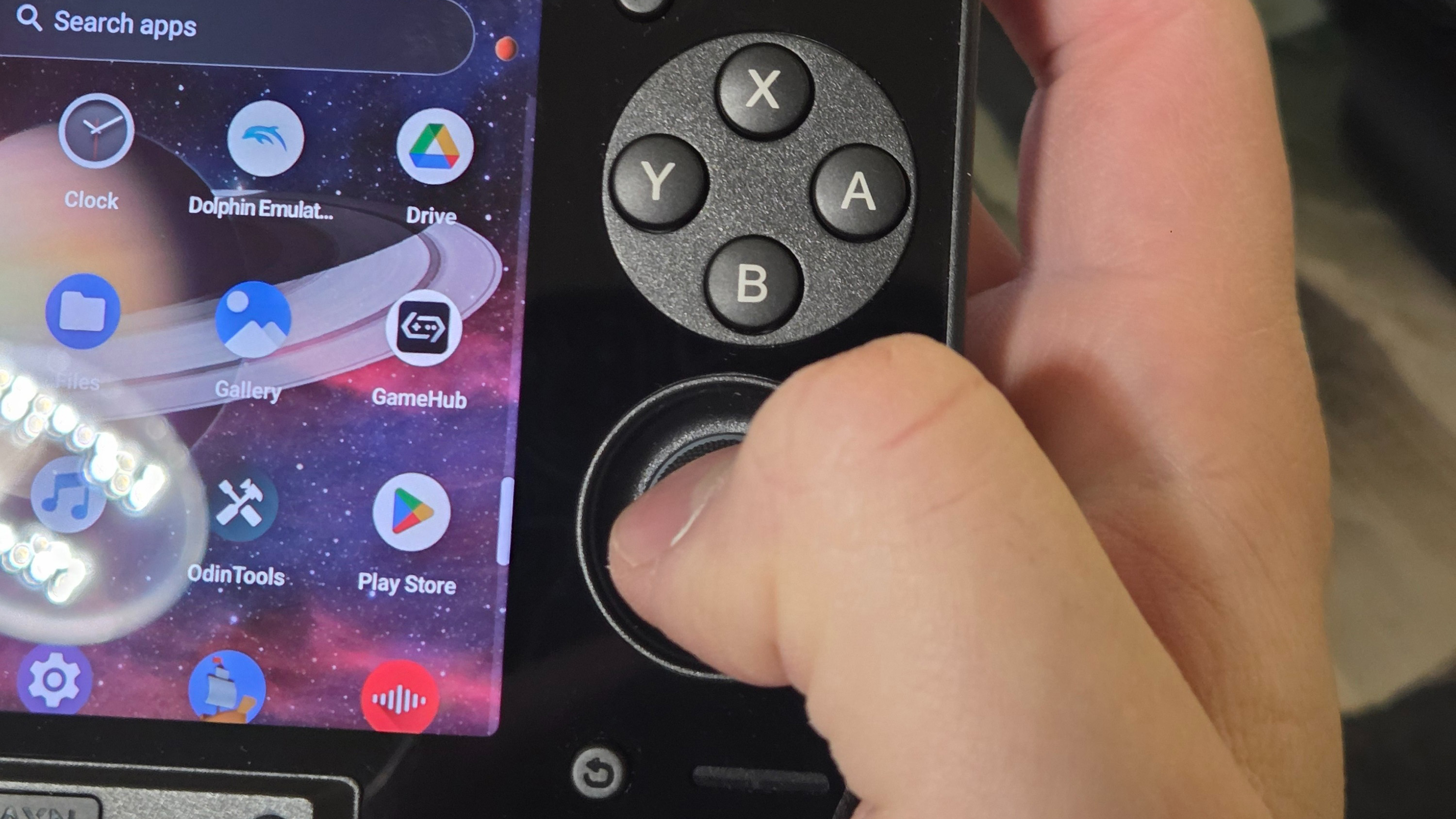 AYN Thor Right Side - Retro Handhelds AYN Thor Right Side