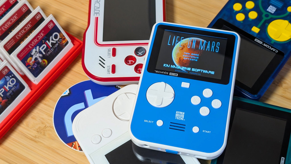 HMT-Super-Pocket-Top-Down-Shotjpg - Retro Handhelds