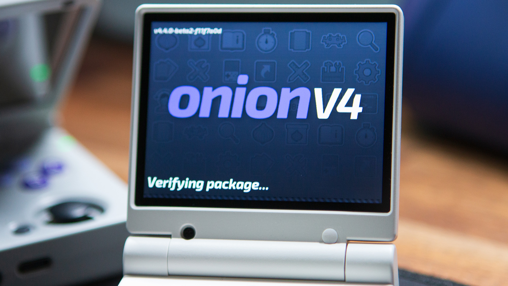 Miyoo Mini Flip Setup Guide - Onion Splash Screen - Retro Handhelds Miyoo Mini Flip Setup Guide - Onion Splash Screen