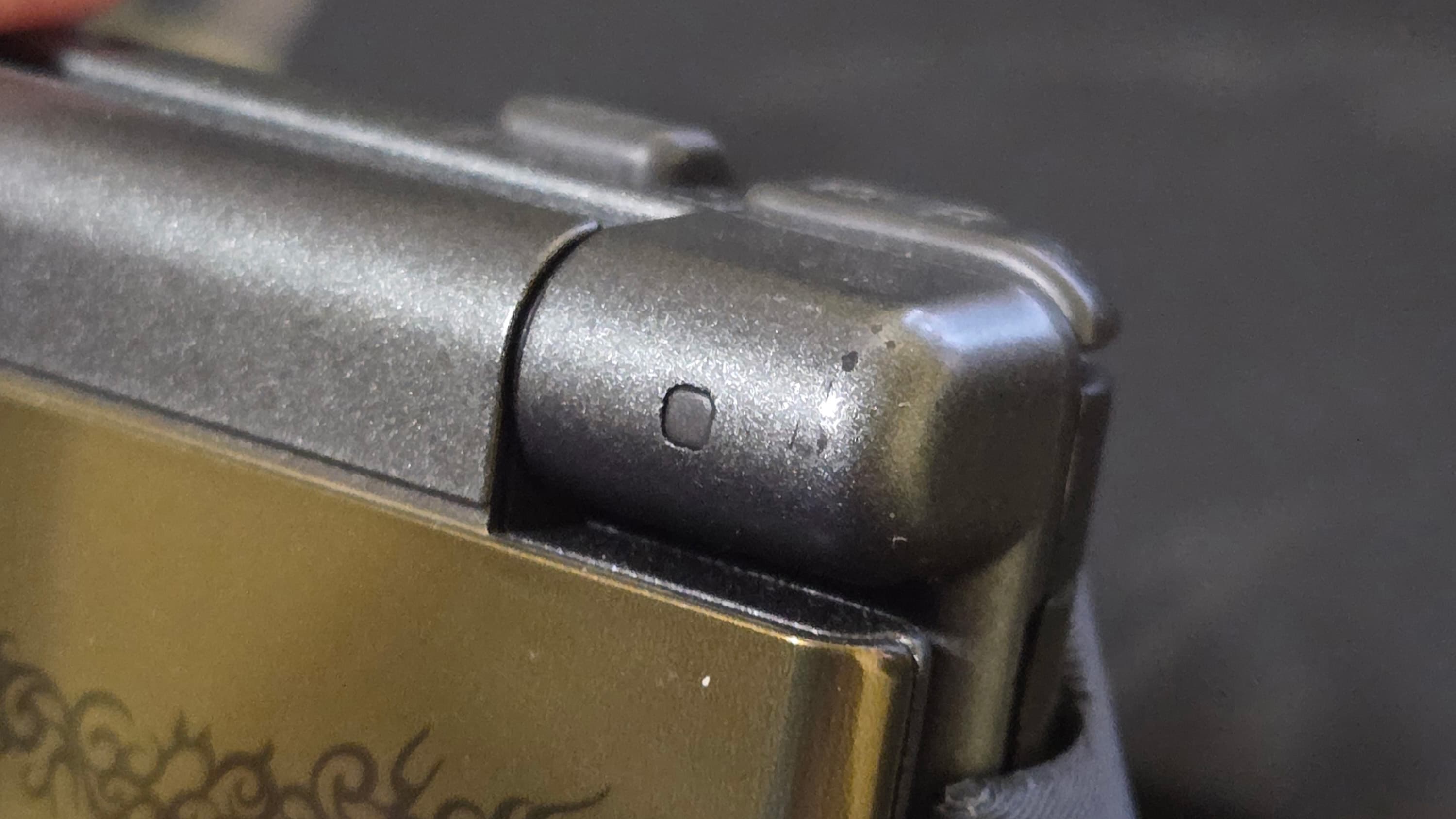 New Nintendo 3DS XL Hinge close up - Joe
