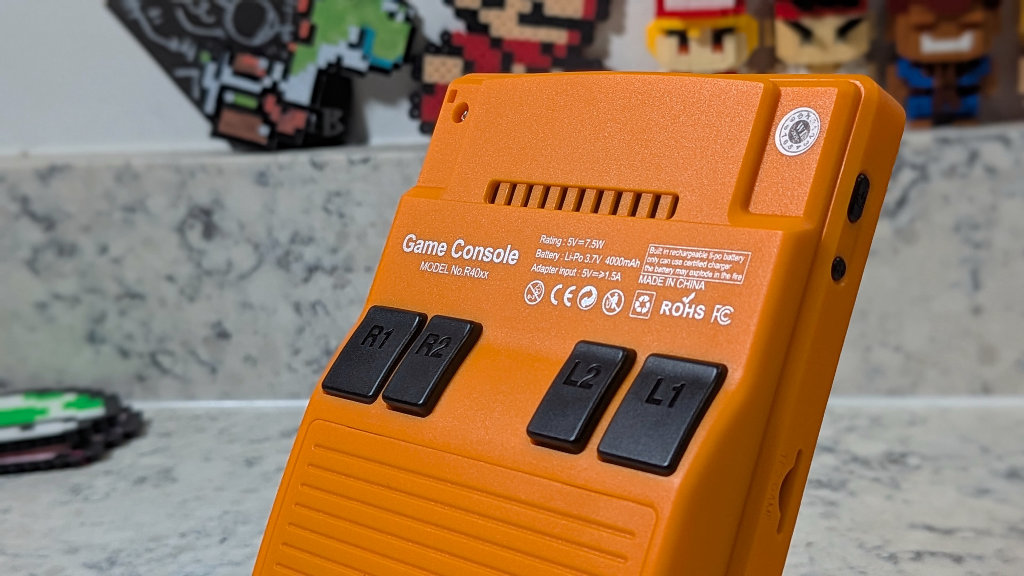 Game_Console_R40XX_Rear_Shoulders