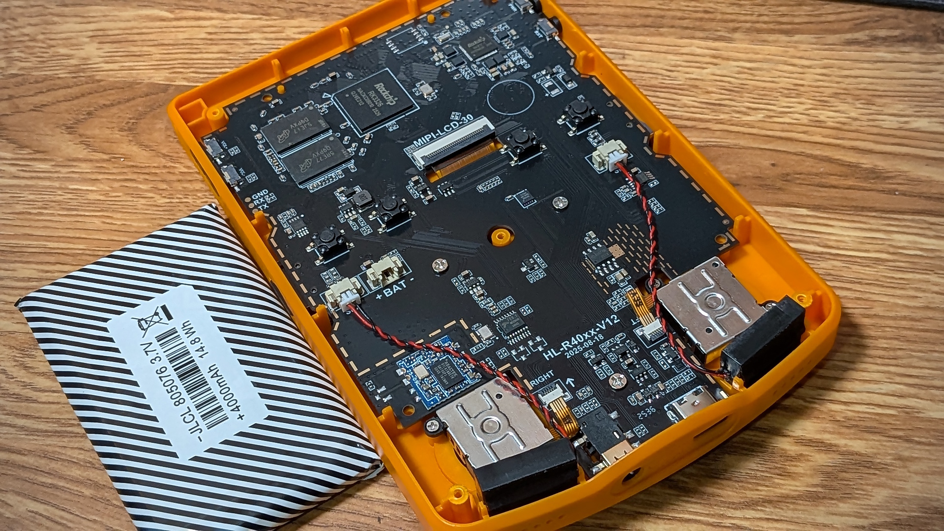 Game_Console_R40XX_Internals