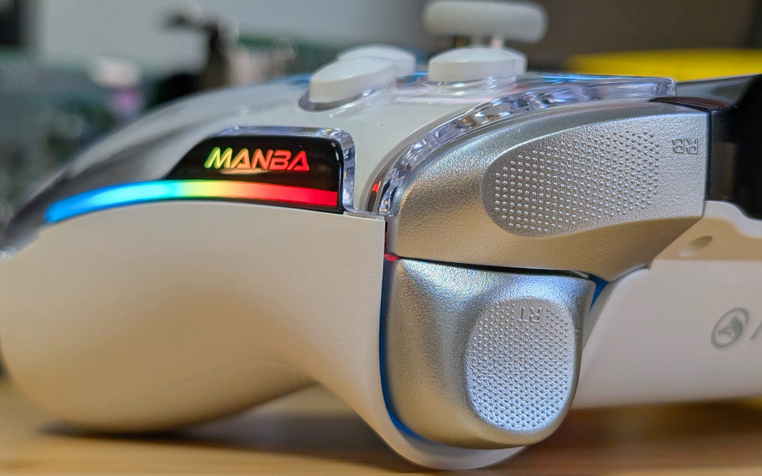 Manba One Controller Review - Shoulders