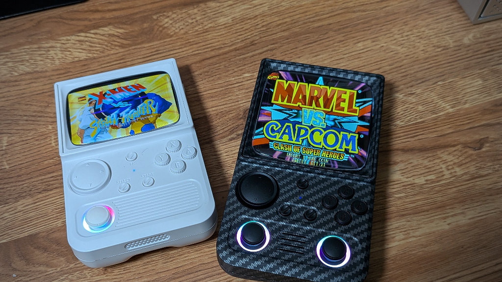 R36TWhite_R36TMAXCF_SBS - Retro Handhelds R36TWhite_R36TMAXCF_SBS