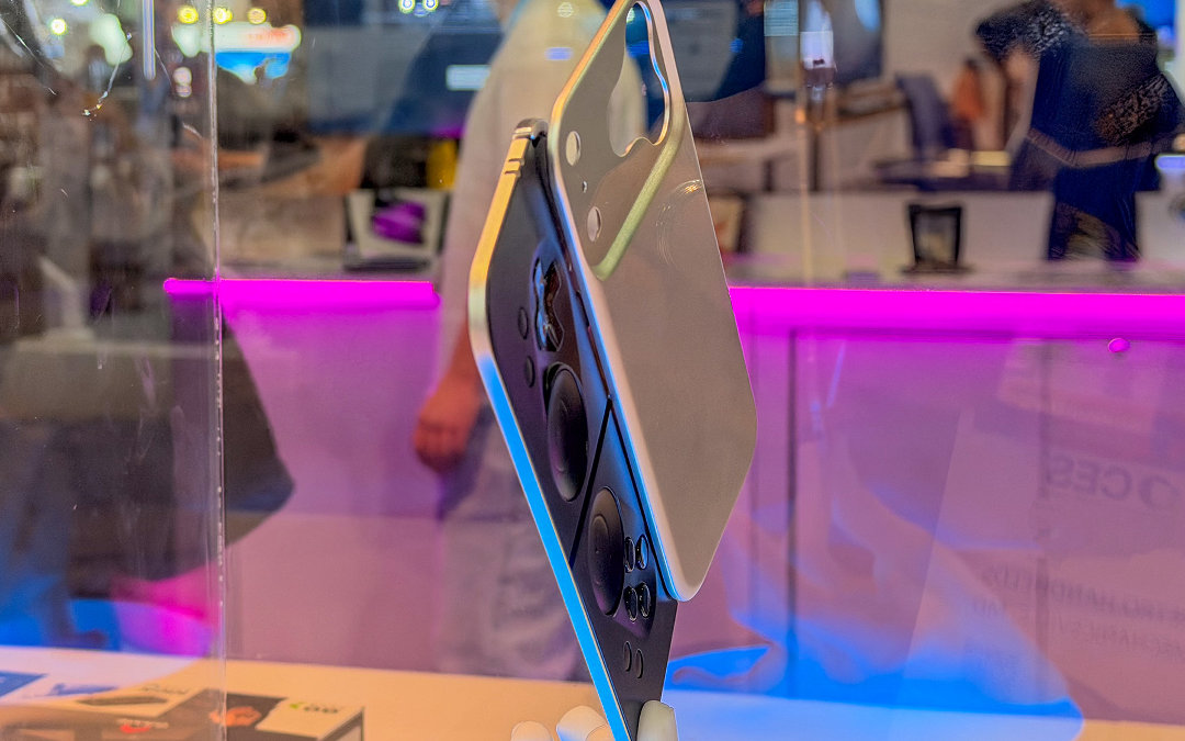 Ohsnap Announces Two Sleek Variants of the MCON Controller