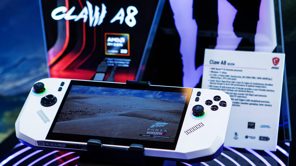 MSI Claw A8 - White - CES 2026