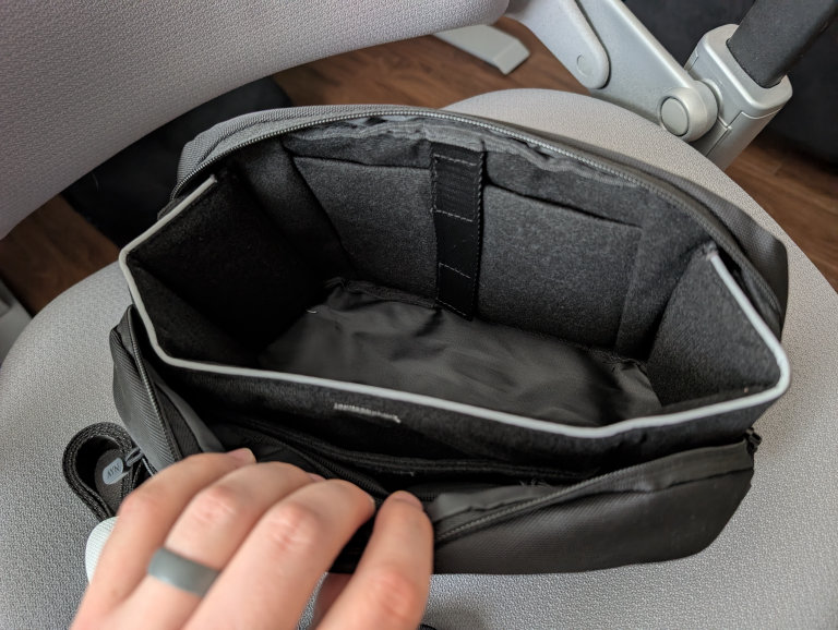 AYN Bag Expandable Secondary Inner Compartment