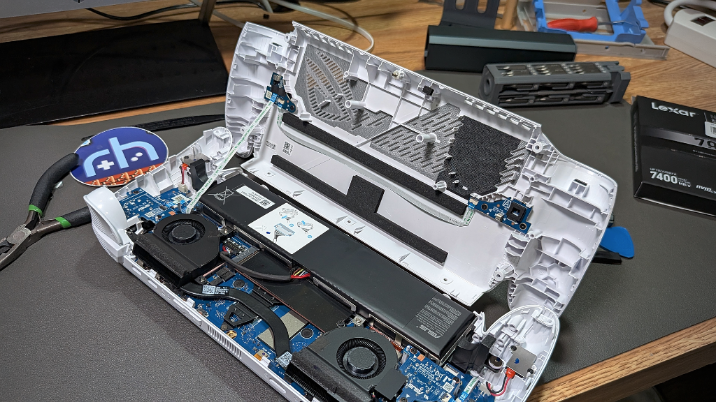 Asus_ROG_Ally_Ribbon_Cable_taught