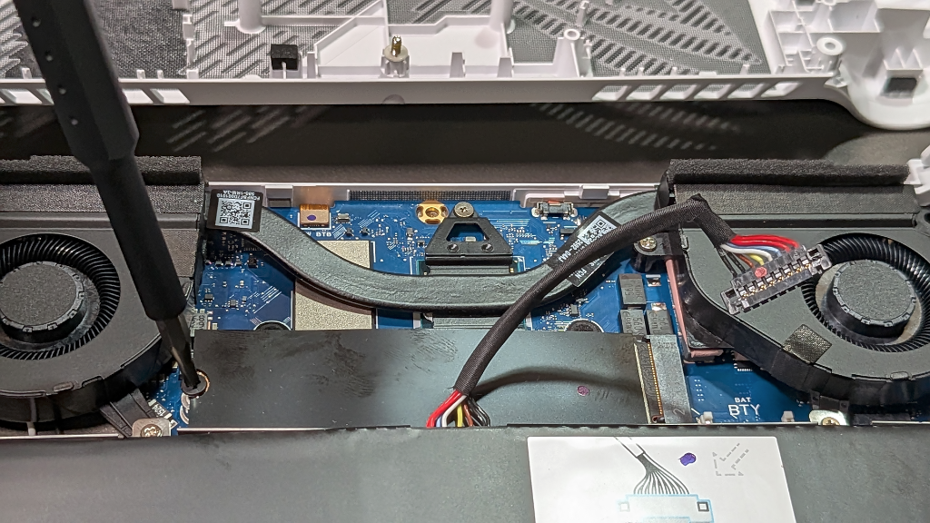 Asus_ROG_Xbox_Ally_Remove_SSD