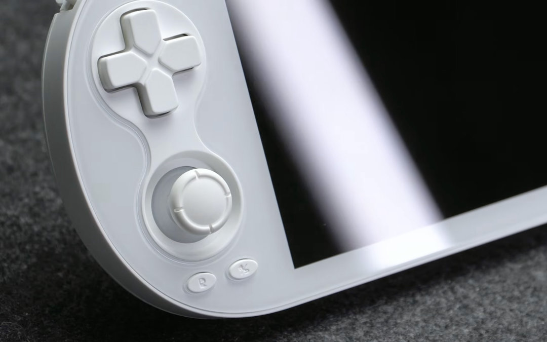 Anbernic RG Vita Pro - Product Lifestyle - White