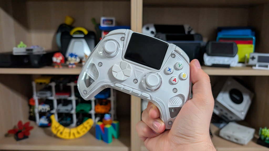 Anbernic RG G01 Review - In-hand with Screen Off - Retro Handhelds Anbernic RG G01 Review - In-hand with Screen Off