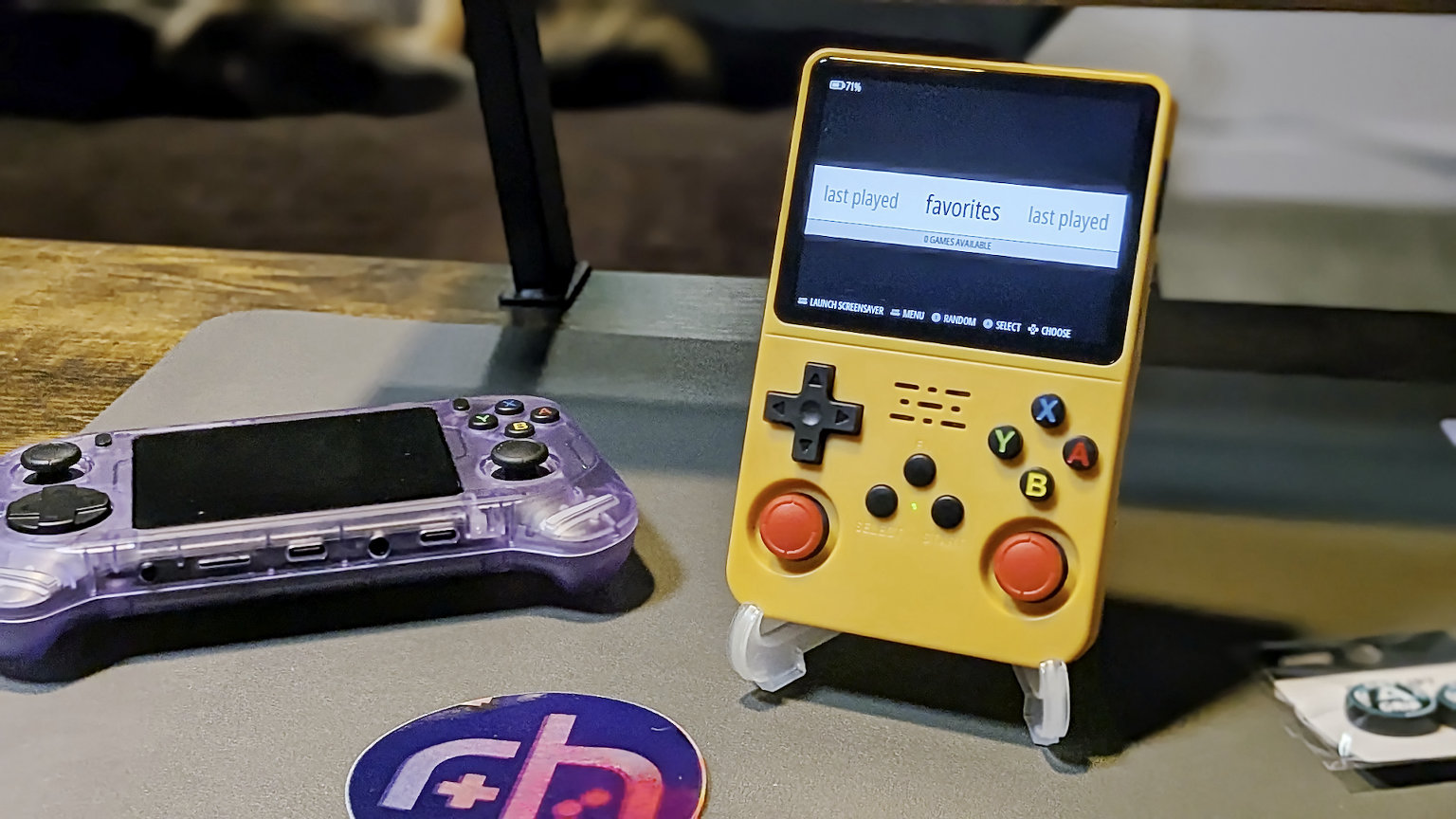 Game_Console_R36S_Yellow_Arch_R_Console_Selection