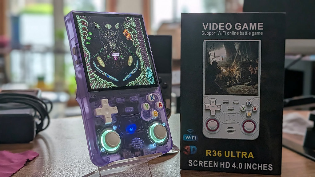 R36_Ultra_Alien_Crush_gameplay