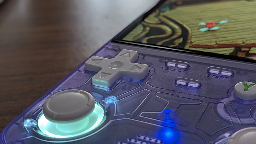 R36_Ultra_D-Pad_Close