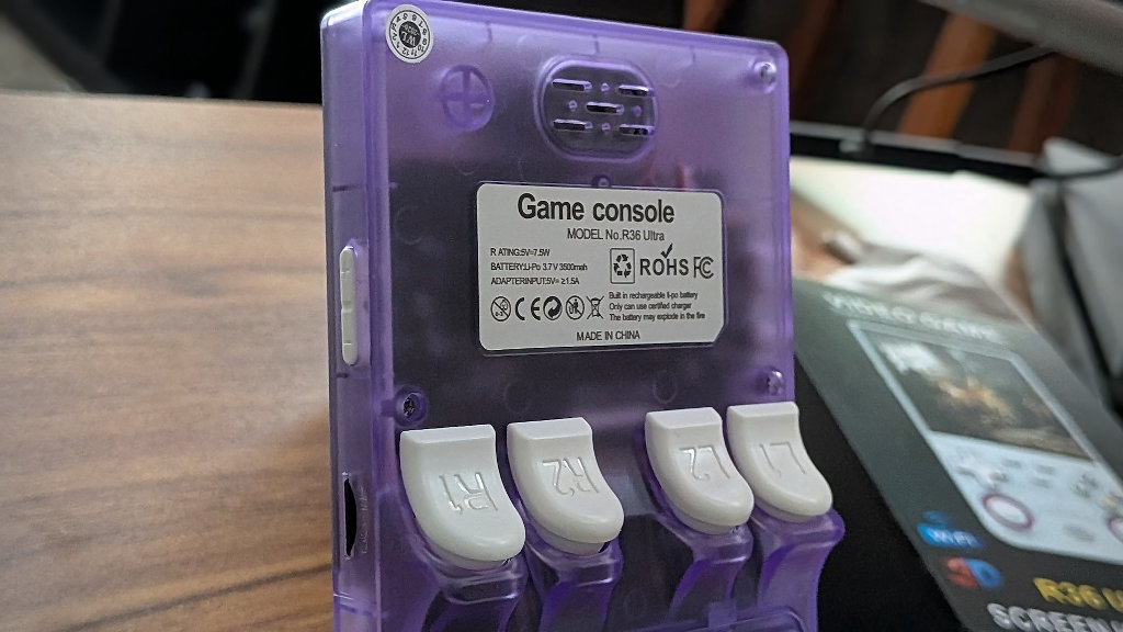 R36_ultra_rear_label_shoulders