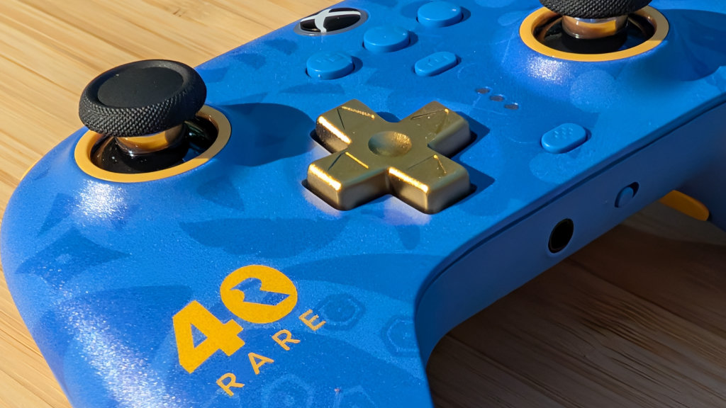 8BitDo Ultimate 3-Mode Controller Review - Close-up on D-pad | Retro Handhelds 8BitDo Ultimate 3-Mode Controller Review - Close-up on D-pad