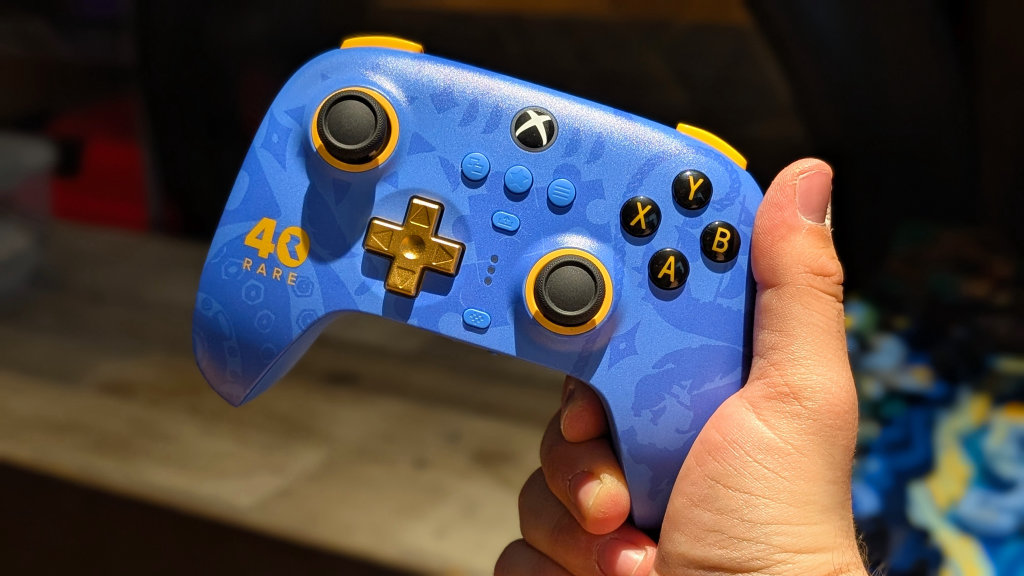 8BitDo Ultimate 3-mode Wireless Controller for Xbox (Rare 40th Anniversary) - in-hand | Retro Handhelds 8BitDo Ultimate 3-mode Wireless Controller for Xbox (Rare 40th Anniversary) - in-hand