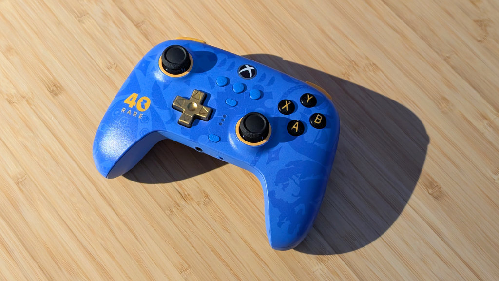 8BitDo Ultimate 3-Mode Controller - Top-Down View | Retro Handhelds 8BitDo Ultimate 3-Mode Controller - Top-Down View