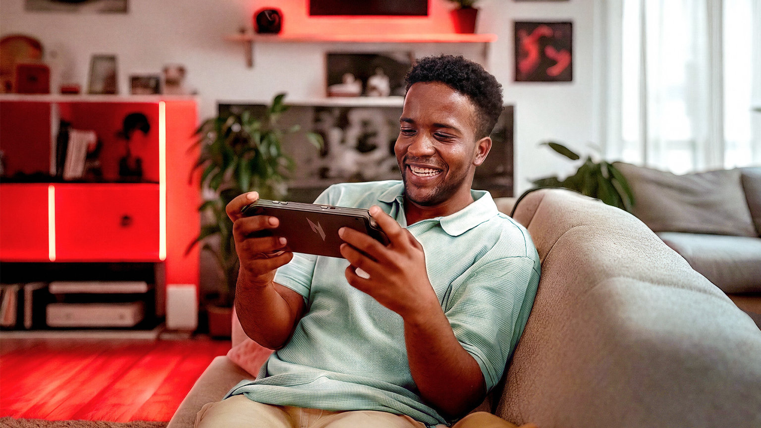 Acer Nitro Blaze Link Lifestyle Image - 1