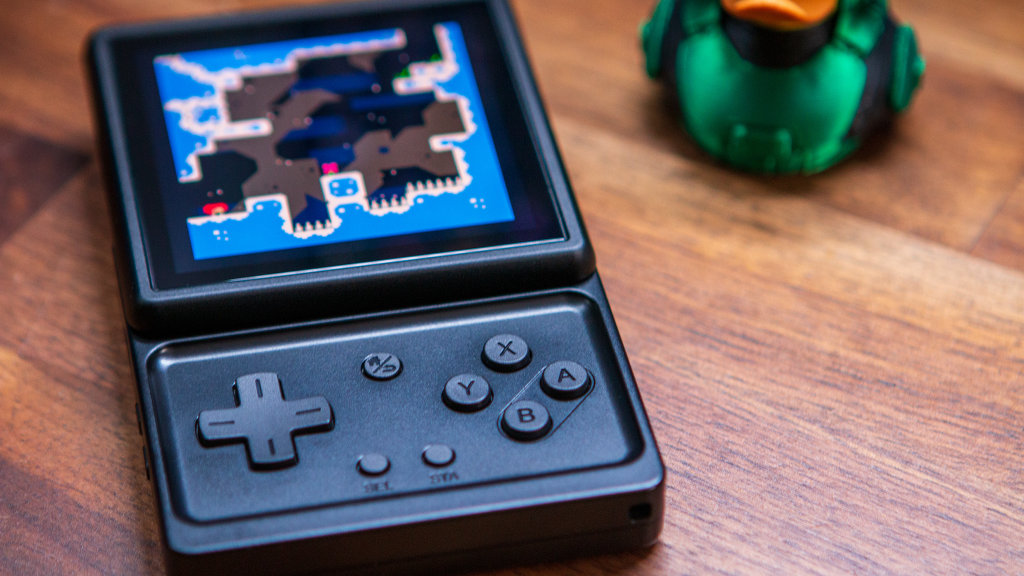 Anbernic RG Rotate - First Impressions - Playing Celeste for PICO-8