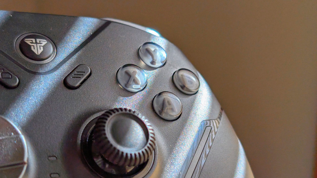 Fantech Zenith Pro Review - Face buttons