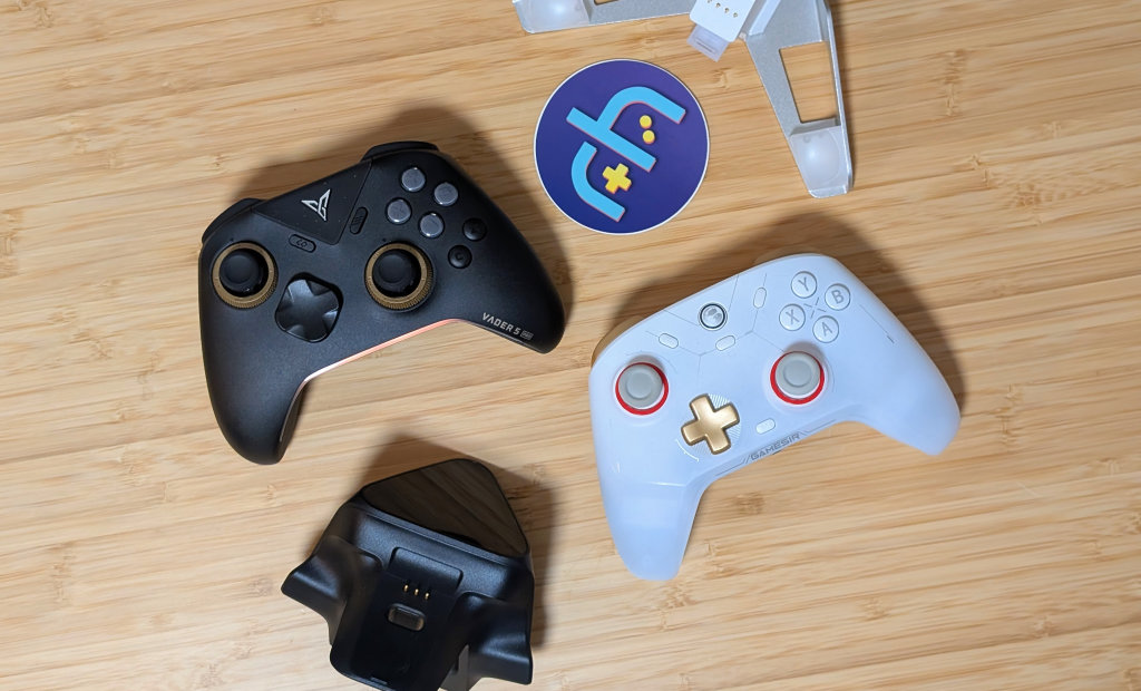 Flydigi Vader 5 Pro vs GameSir Cyclone 2 - Top-down