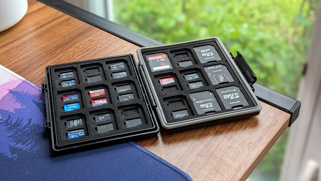 Accesories_SD_Card_Case