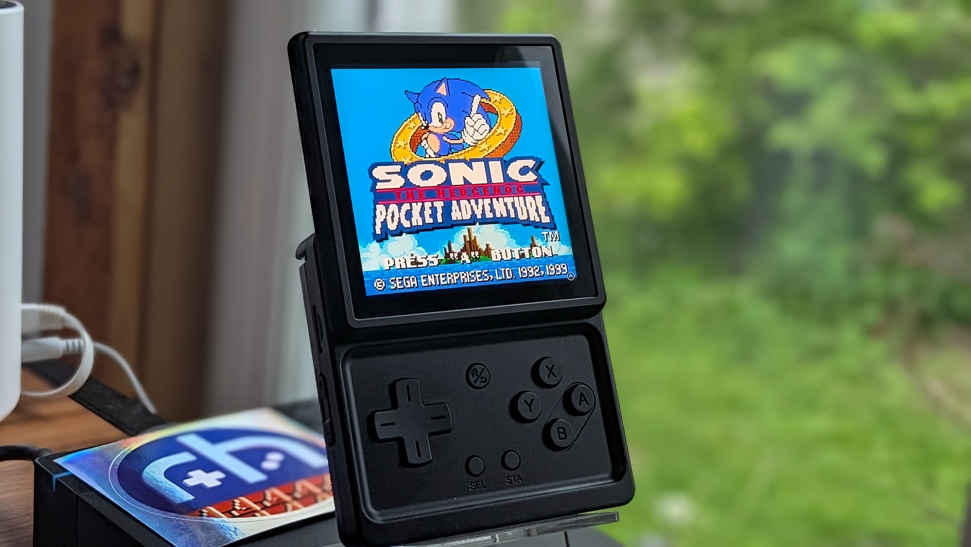 Anbernic_RG_Rotate_Sonic_NGPC