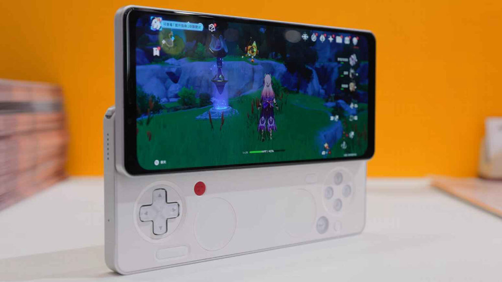 AYANEO Pocket Play - PCWorld Computex 2026 - Angled View | Retro Handhelds AYANEO Pocket Play - PCWorld Computex 2026 - Angled View