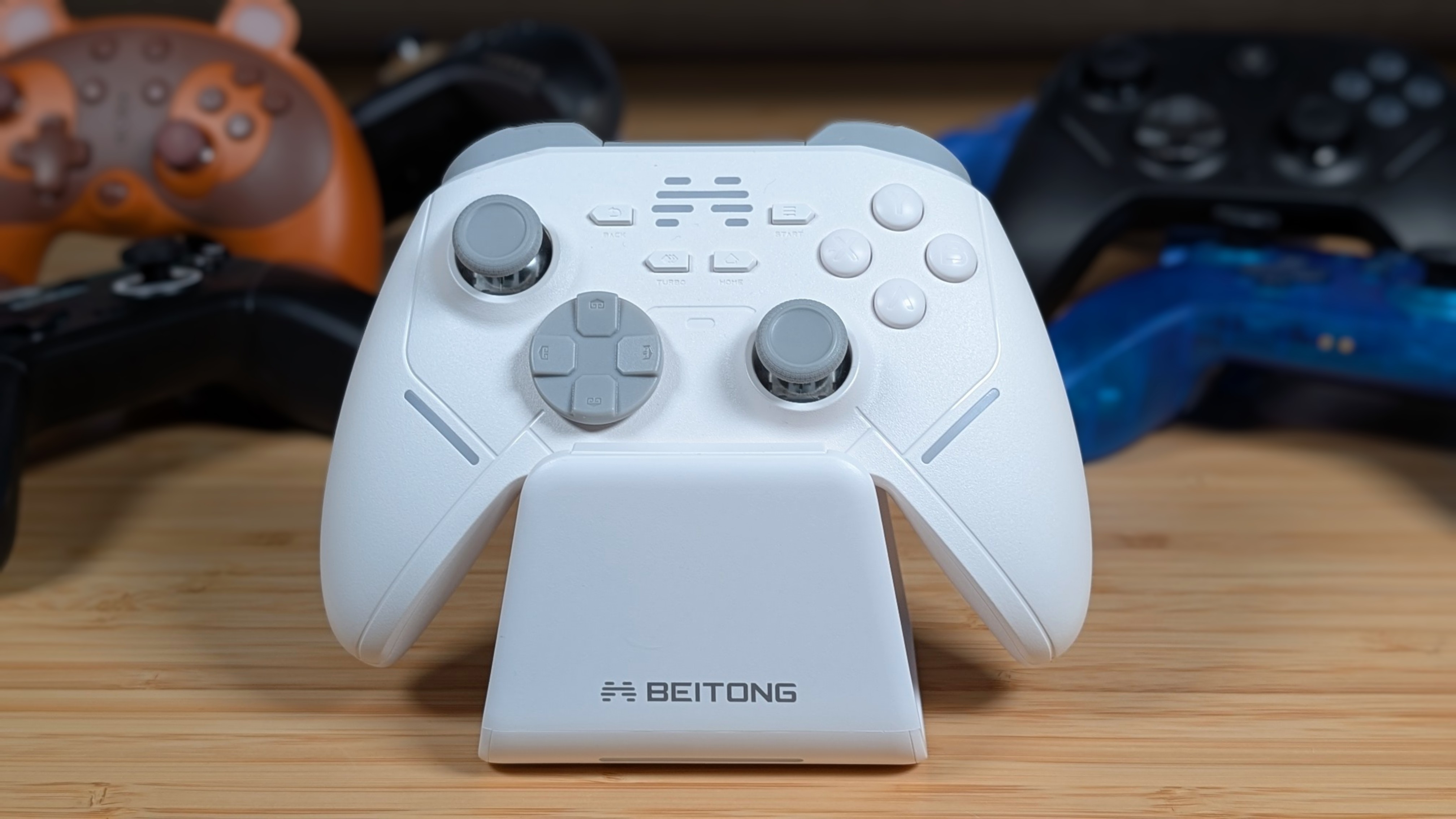 Beitong KP20 On Dock | Retro Handhelds Beitong KP20 On Dock
