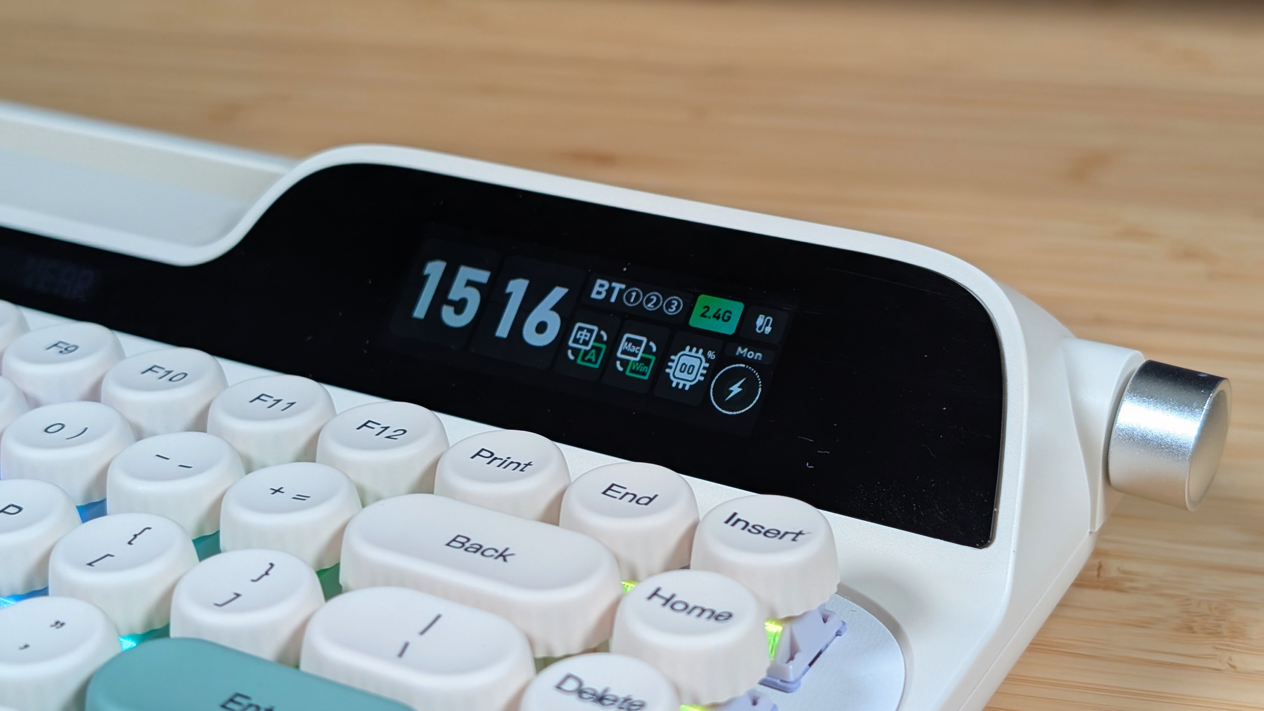 Epomaker-Glyph-Screenjpg | Retro Handhelds