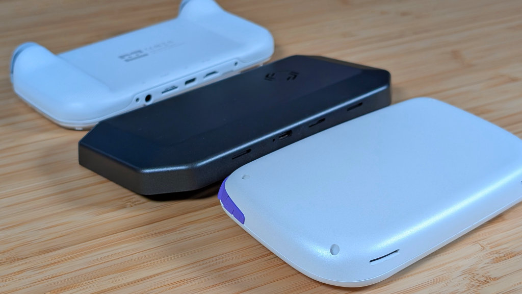 GameMT E3 Vigor Backside Comparison | Retro Handhelds GameMT E3 Vigor Backside Comparison