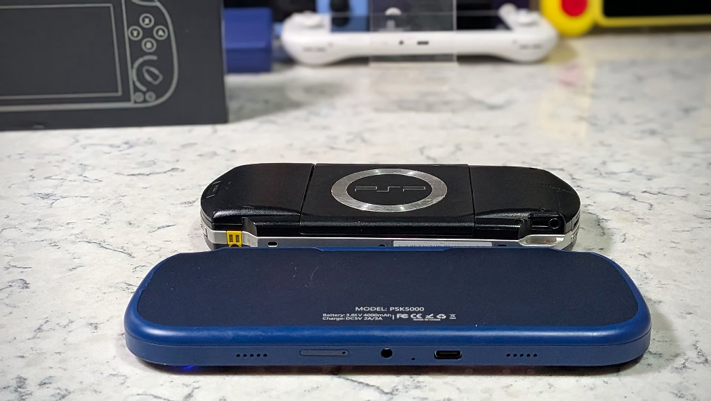 GameMT_PSK5000_Thin_v_PSP | Retro Handhelds GameMT_PSK5000_Thin_v_PSP