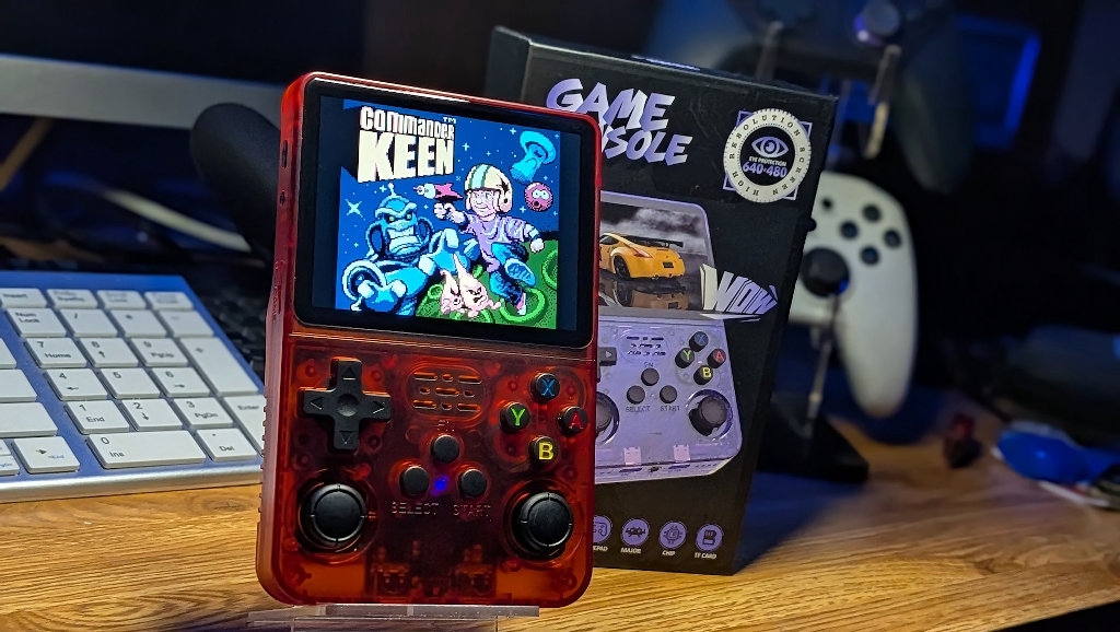 Game_Console_R36S_Micro_Center_Commander_Keen | Retro Handhelds Game_Console_R36S_Micro_Center_Commander_Keen