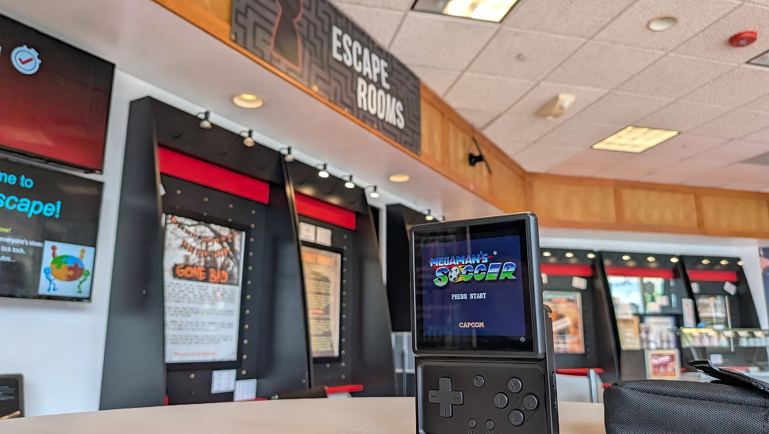 Anbernic_RG_Rotate_Megaman_Soccer_EscapeRoom | Retro Handhelds Anbernic_RG_Rotate_Megaman_Soccer_EscapeRoom