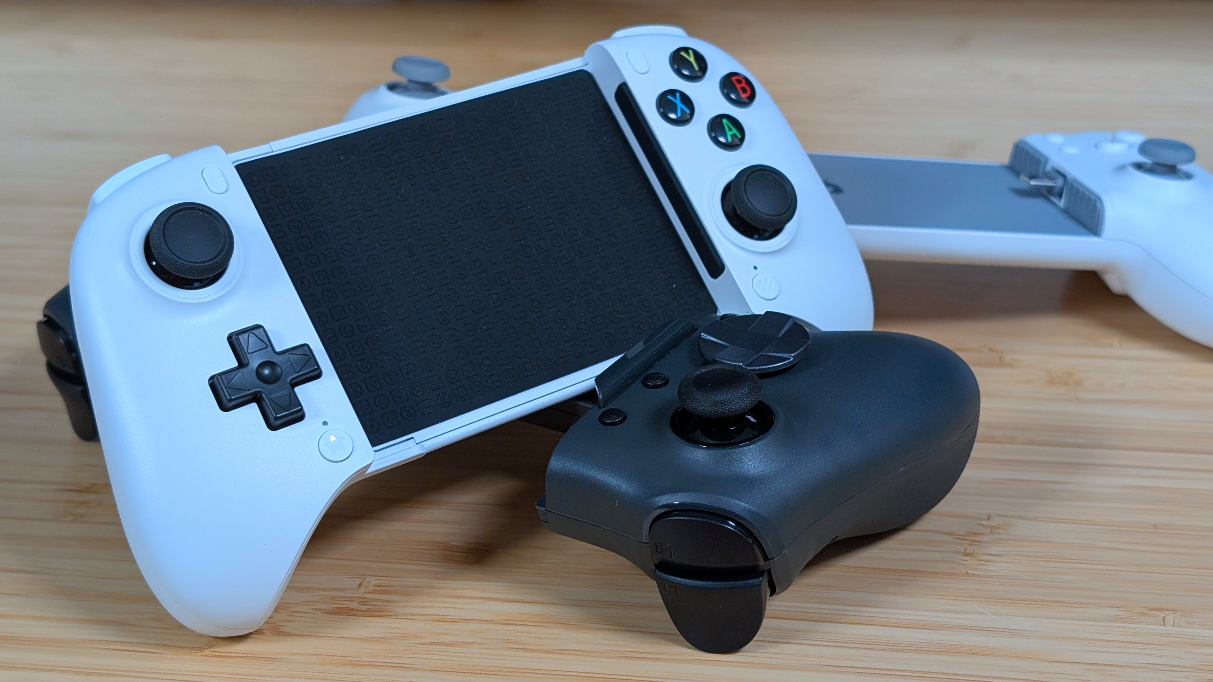 8BitDo Ultimate Telescopic and Competition | Retro Handhelds 8BitDo Ultimate Telescopic and Competition