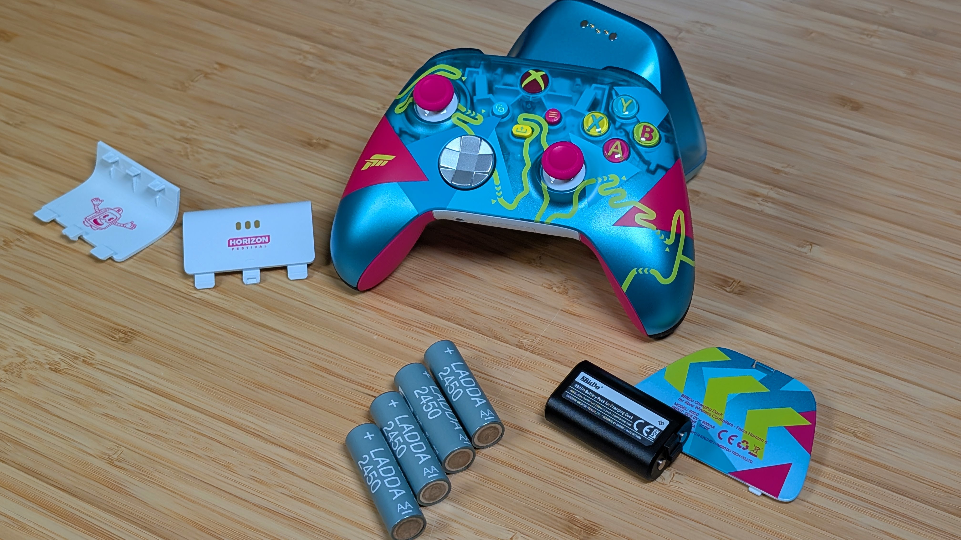 FH6 Xbox Series Controller Battery Options | Retro Handhelds FH6 Xbox Series Controller Battery Options
