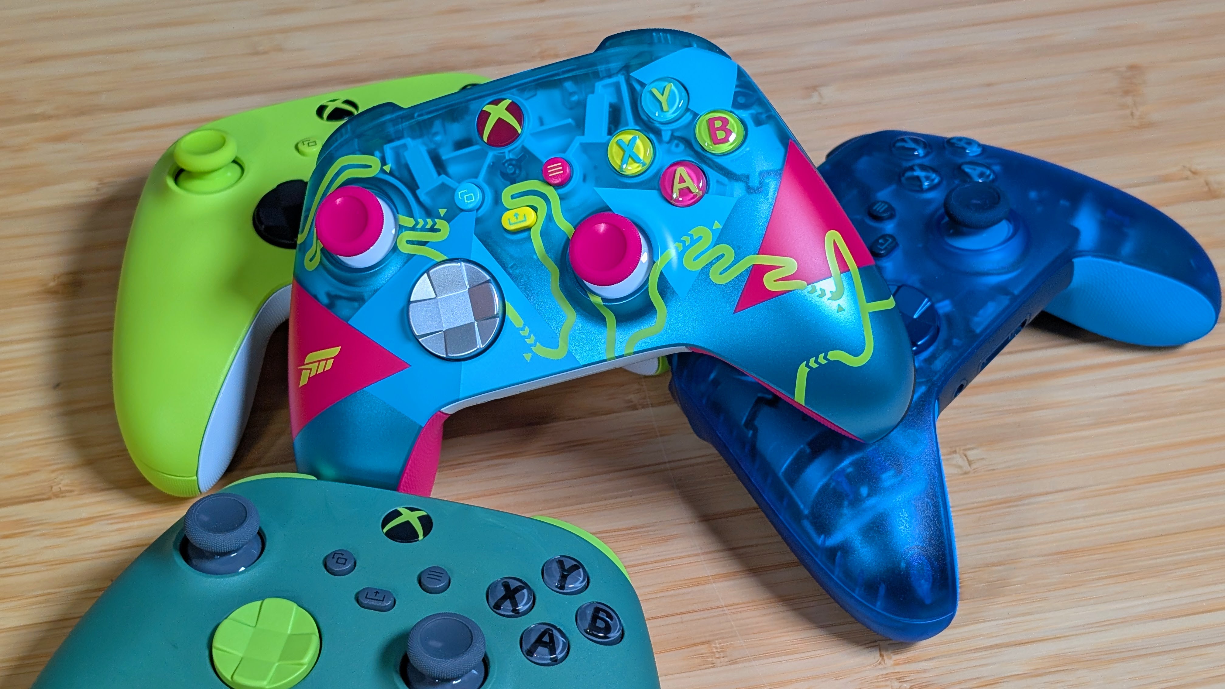 FH6 Xbox Series Controller among Other Series Controllers | Retro Handhelds FH6 Xbox Series Controller among Other Series Controllers