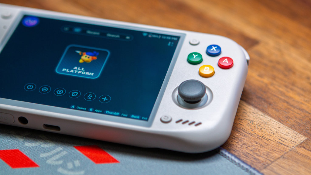 Retroid Pocket Nova with 16Bit Buttons 1 1024x576 | Retro Handhelds Retroid Pocket Nova with 16Bit Buttons 1 1024x576