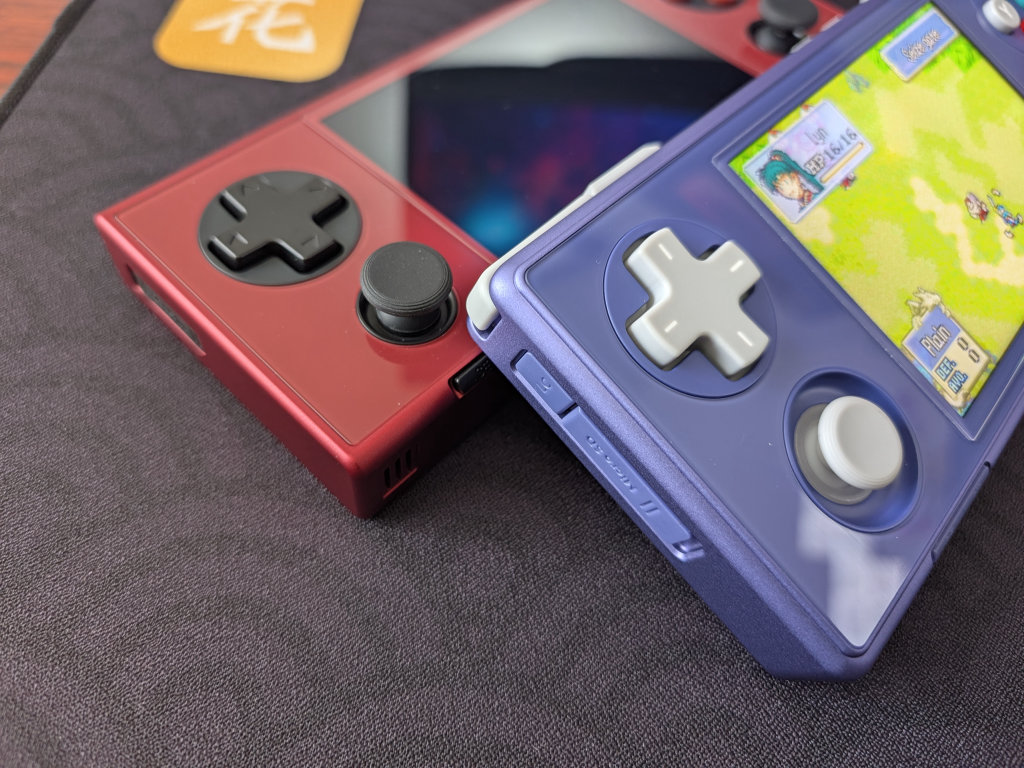 Pocket Micro 1 and Pocket Micro 2 Shoulders 1024x768 | Retro Handhelds Pocket Micro 1 and Pocket Micro 2 Shoulders 1024x768